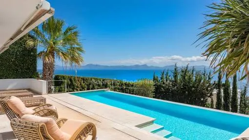 Incredible sea view villa with pool for sale in Alcudia, Mallorca