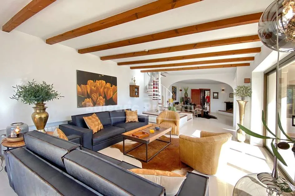 Impressive villa with guest house for sale in Cala Ratjada, Mallorca