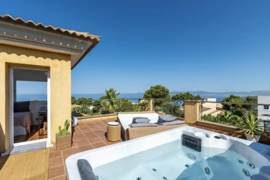 Beautiful villa with holiday rental license and stunning sea views in Bahia Azul