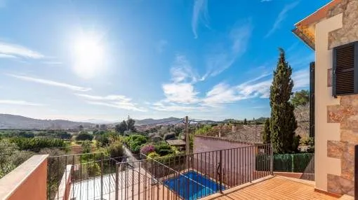 Detached, spacious house with fantastic views and pool in Alaró