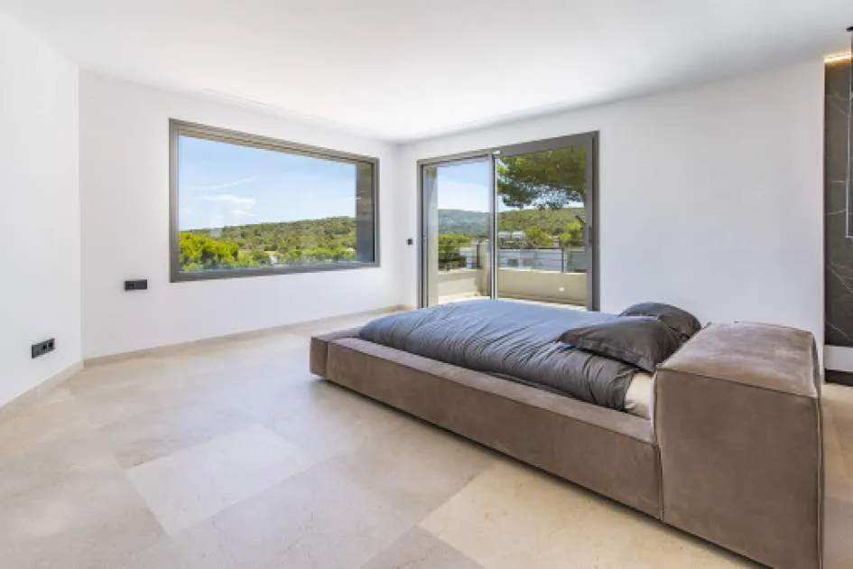 Exclusive, newly-built villa quietly-located very close to the marina of Port Adriano