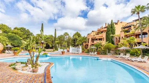 Beautiful partial sea view apartment with tropical grounds in Santa Ponsa