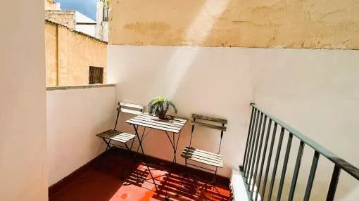 First floor flat with the best location in the heart of the old town good investment opportunity.