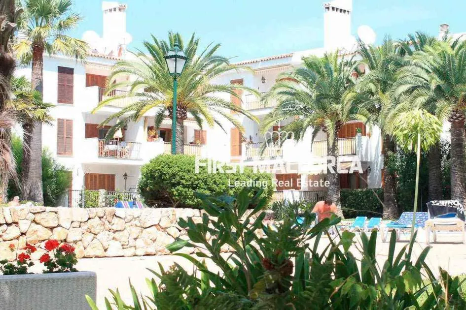 Bright apartment a few meters from the sea in Son Caliu