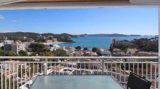 Beachfront apartment with fantastic sea views