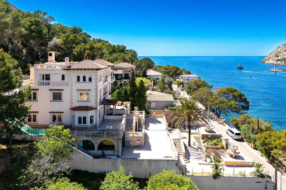 Chateau Villa Italia: Impressing villa with renovation project