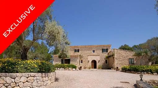 Delightful country house with sea views and ETV for sale
Delightful country house with sea views and ETV for sale