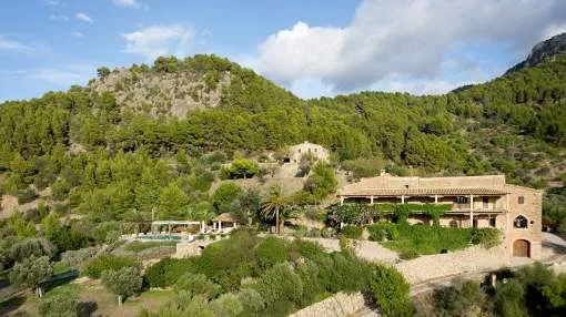 Spectacular Finca in Estellencs with rental licence
Spectacular Finca in Estellencs with rental licence