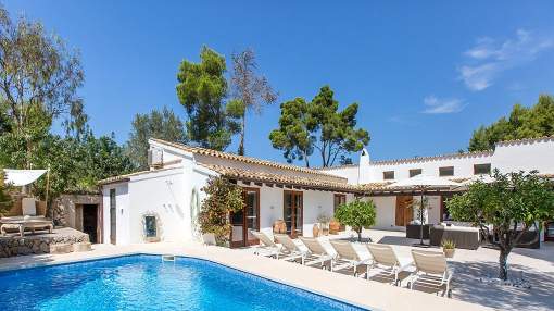 Modern renovated Majorcan country house
Modern renovated Majorcan country house
