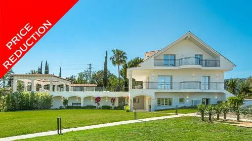 Magnificent Villa with views and vineyard in Establiments, Majorca
Magnificent Villa with views and vineyard in Establiments, Majorca