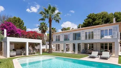 Magnificent villa with sea views
Magnificent villa with sea views