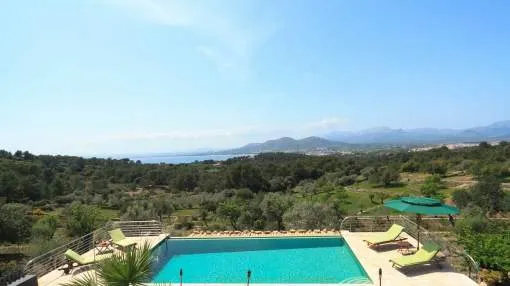 Extraordinary country house for sale with sea views in Alcudia
Extraordinary country house for sale with sea views in Alcudia