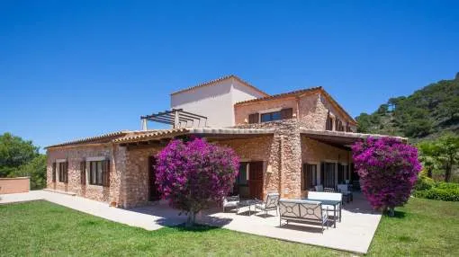 Sea view villa with pool near the golf course Vall d'Or - Majorca
Sea view villa with pool near the golf course Vall d'Or - Majorca
