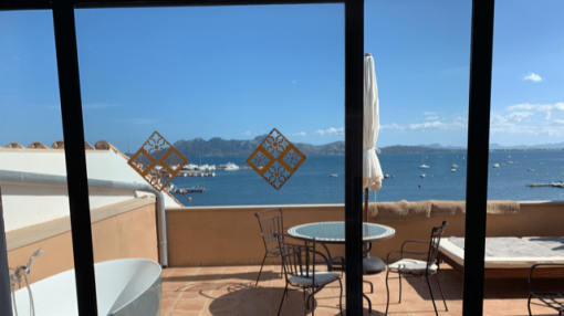 Yearly contract.- Fantastic top floor flat on the seafront
Yearly contract.- Fantastic top floor flat on the seafront