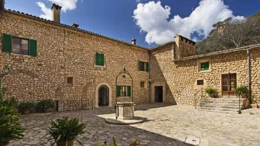 Unique manor house at the foot of the Tramuntana mountains in Bunyola
Unique manor house at the foot of the Tramuntana mountains in Bunyola