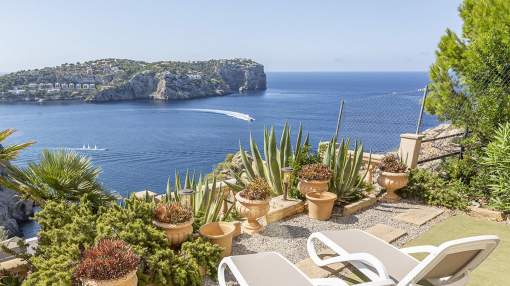 Sea view apartment with private garden
Sea view apartment with private garden