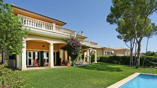 Ample villa with high-quality finishes in Cala Vinyas Ample villa with high-quality finishes in Cala Vinyas