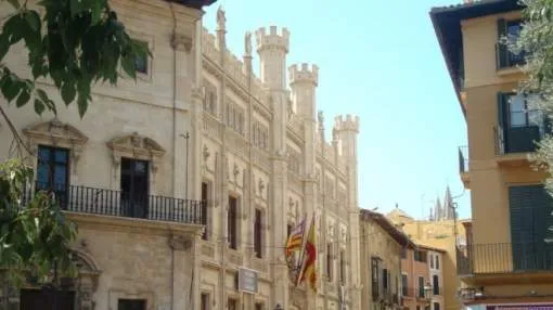 Converted townhouse dream in absolute best location Converted townhouse dream in absolute best location