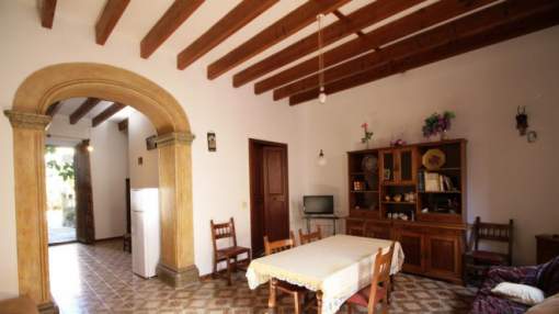 Rustic house partly renovated in the center of Campos Rustic house partly renovated in the center of Campos