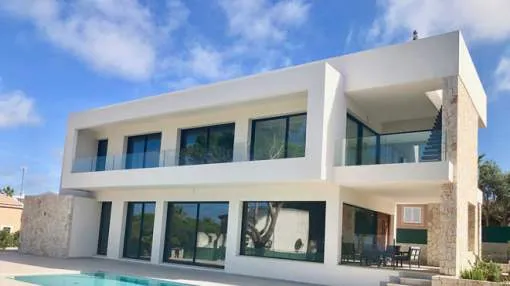 Exclusive newly built villa in a desirable location Exclusive newly built villa in a desirable location