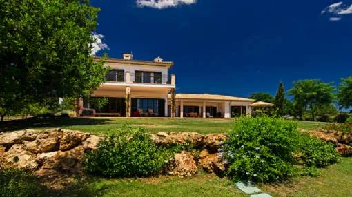 Modern and luxurious country house in private residential area Modern and luxurious country house in private residential area