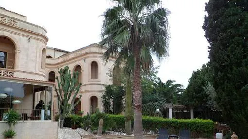 Historic City Palace Hotel in Idyllic Location