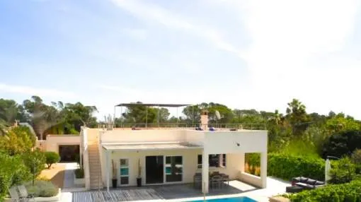 Modern villa with perpetual holiday rental license