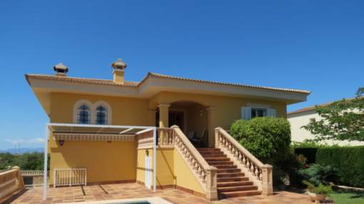 House in a quiet location in Bahia Azul with sea views House in a quiet location in Bahia Azul with sea views