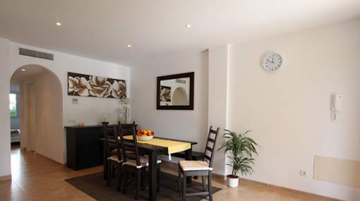 Well maintained ground floor apartment with communal pool Well maintained ground floor apartment with communal pool