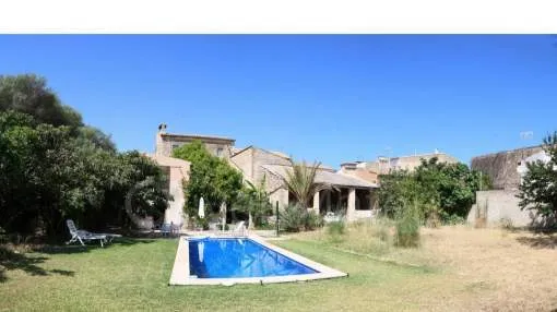 
                     912M² HOUSE ON A 1594M² PLOT IN THE CENTER OF  BINISSALEM 
                