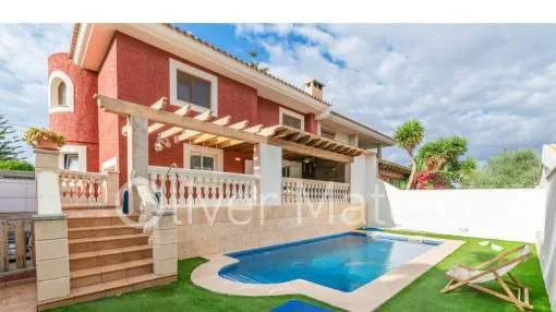 NEWLY REFURBISHED SEMI-DETACHED HOUSE WITH PRIVATE POOL AND GARAGE
NEWLY REFURBISHED SEMI-DETACHED HOUSE WITH PRIVATE POOL AND GARAGE