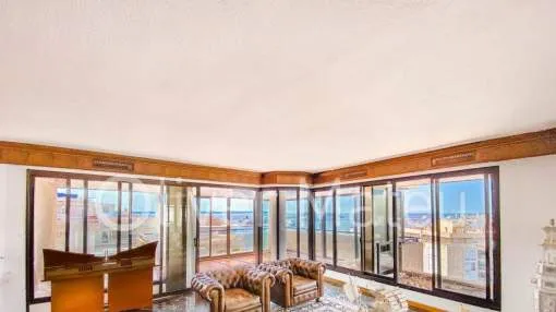 LUXURY FLAT IN STATELY BUILDING
LUXURY FLAT IN STATELY BUILDING
