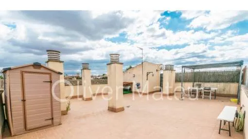 
                    PENTHOUSE FLAT WITH ROOF TERRACE, 4 BEDROOMS, GARAGE AND STORAGE ROOM
                