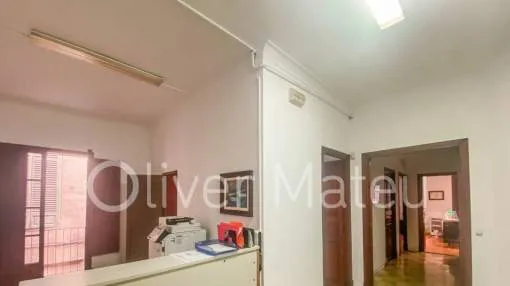 FLAT WITH LIFT IN THE HEART OF THE OLD TOWN
FLAT WITH LIFT IN THE HEART OF THE OLD TOWN