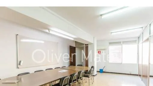 
                    OFFICE FOR RENT IN C/ ARAGON
                