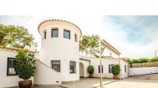 FULLY RENOVATED VILLA WITH POOL UND GARAGE IN LA BONANOVA
FULLY RENOVATED VILLA WITH POOL UND GARAGE IN LA BONANOVA
