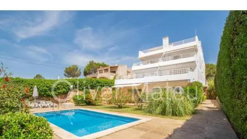 
                    GROUND FLOOR FLAT NEXT TO THE BEACH, WITH COMMUNAL POOL AND PRIVATE GARDEN
                