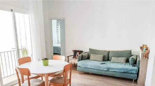 RENOVATED FLAT WITH LIFT IN FONERS AREA
RENOVATED FLAT WITH LIFT IN FONERS AREA