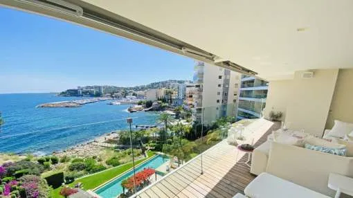 LUXURY FLAT WITH SEA VIEWS
LUXURY FLAT WITH SEA VIEWS