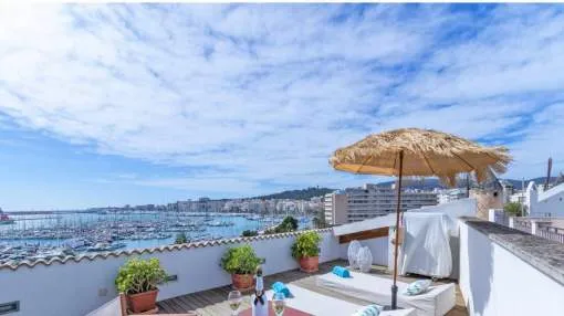 HOUSE WITH SEA VIEWS AND HOLIDAY RENTAL LICENCE
HOUSE WITH SEA VIEWS AND HOLIDAY RENTAL LICENCE