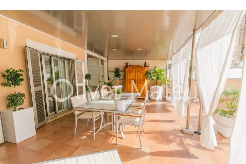 
                    FLAT WITH LIFT, GARAGE AND LARGE TERRACE IN DOWNTOWN PALMA
                