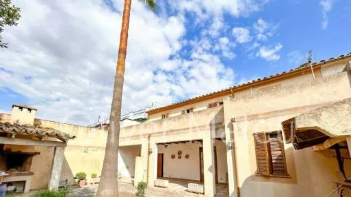 
                    CENTRALLY LOCATED MALLORCAN HOUSE WITH PATIO / GARDEN, TERRACE AND GARAGE
                