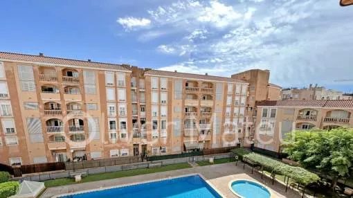 
                    CENTRALLY LOCATED PENTHOUSE WITH COMMUNAL POOL AND PARKING
                