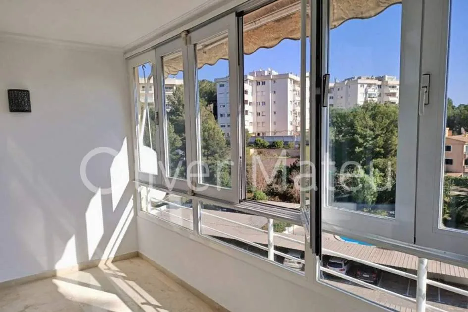 
                    FLAT WITH SEA VIEWS 100MTS FROM THE BEACH
                