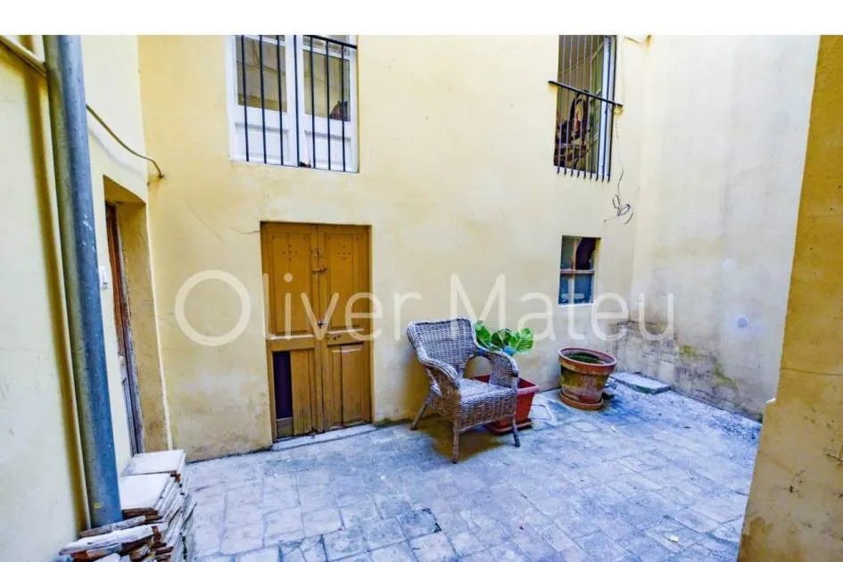
                    APARTMENT IN THE OLD TOWN / SANT JAUME
                