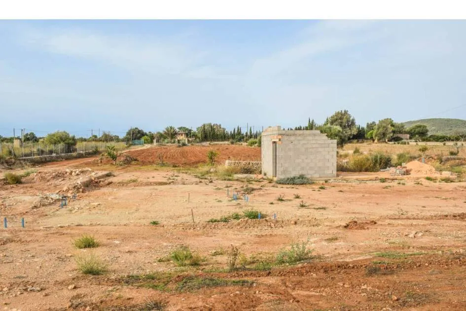 
                    BUILDING PLOT WITH PROJECT AND LICENSE, READY FOR CONSTRUCTION
                