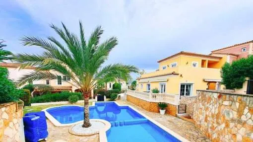 TOWNHOUSE DUPLEX IN SANTA PONSA
TOWNHOUSE DUPLEX IN SANTA PONSA