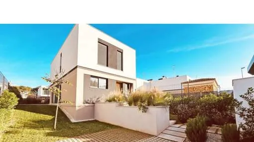 DESIGN VILLA WITH PRIVATE POOL
DESIGN VILLA WITH PRIVATE POOL