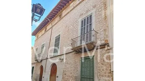 HOUSE FOR SALE IN SOLLER WITH GARDEN AND GARAGE
HOUSE FOR SALE IN SOLLER WITH GARDEN AND GARAGE