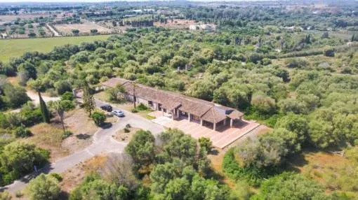 
                    HOUSE WITH HORSE STABLES ON A 15,000m² PLOT IN CA'N PICAFORT
                
